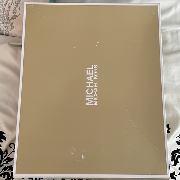 NIB Michael Kors Divia Bootie Silver Metallic Leather - Picture 2 of 3